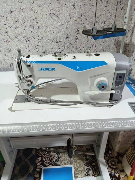 Tikuv mashinasi Jack
