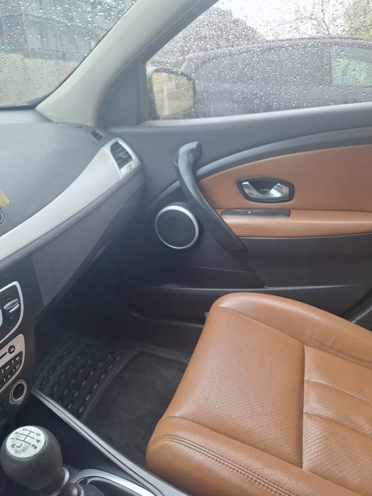 Vând Renault Megan 3 2010...motor 1.5 dci  0756621685