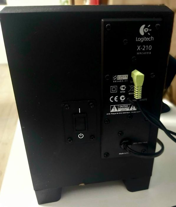 Sistem de boxe 2.1 Logitech X-210