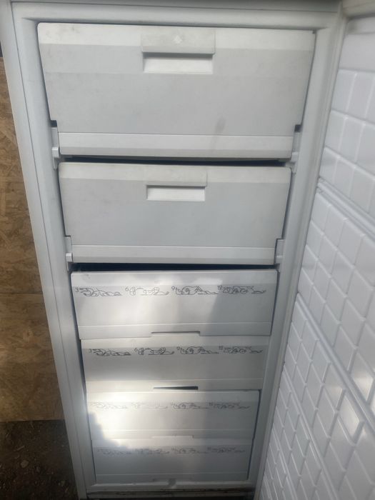 Продам морозильник Атлант