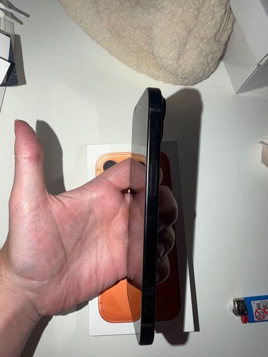 iPhone 15.