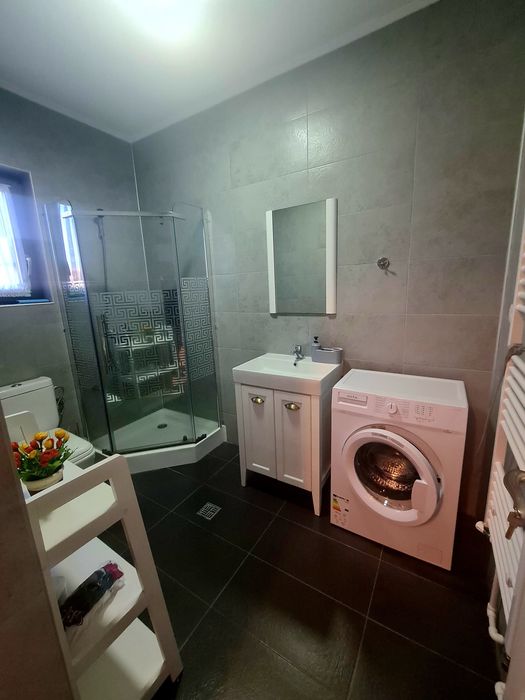 Închiriez  garsonieră