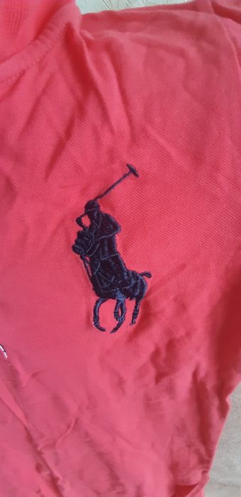 Продаю футболку женскую