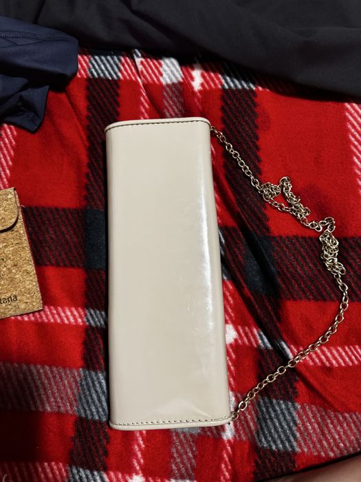 Aldo бежевый лакированный клатч