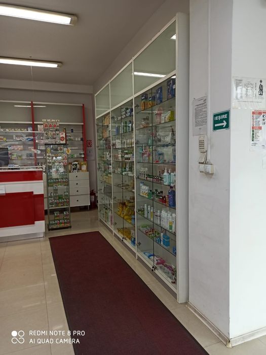 Vând mobilier farmacie / drogherie