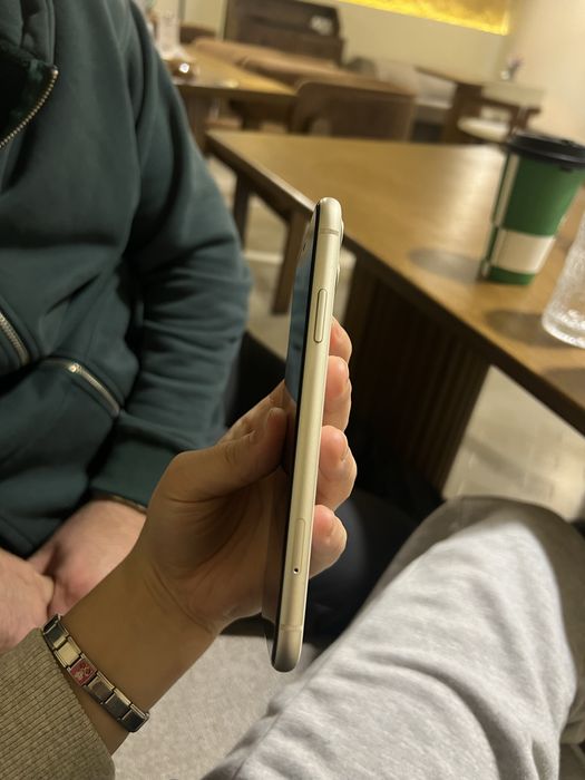 Продам Iphone 11 128гб