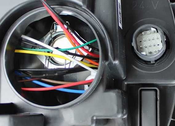 Фарове Фар за Ивеко Стралис / Iveco Stralis 2013 +