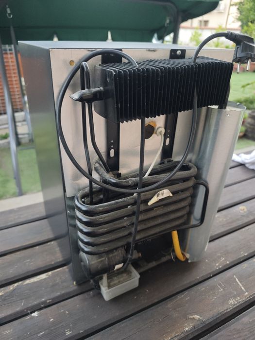 Мини амонячен хладилник минибар dometic