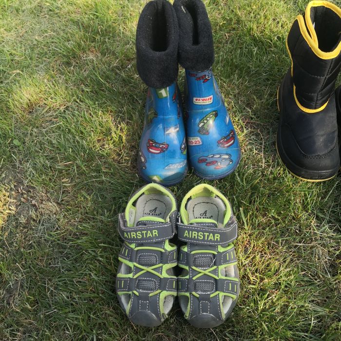 Детски обувки 15 броя с номера 25 и 26