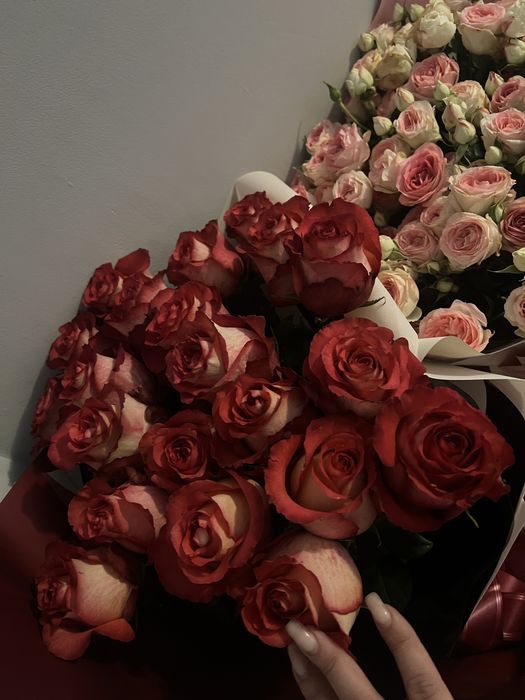 Продам букет роз 100-110 см.