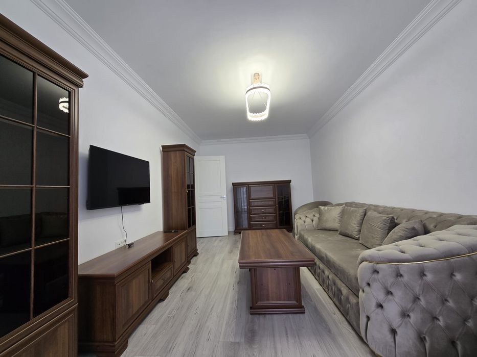Apartament 2 camere mobilat, lift si parcare inclusa
