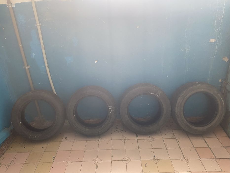 Продам комплект летних шин