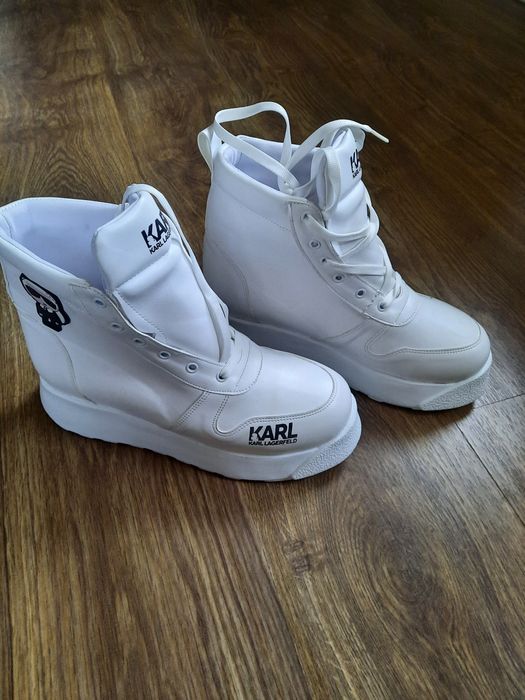 Удобни и леки кецове