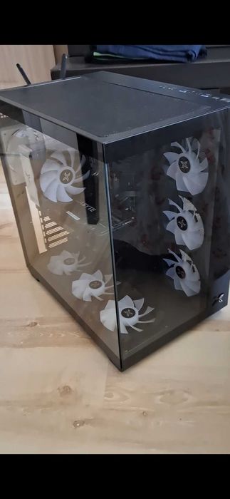 Геймърски компютър с 3070, i5 12400f и 32гб рам