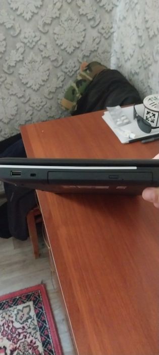 Ноутбук+принтер рабочий,неубиваемый пахарь