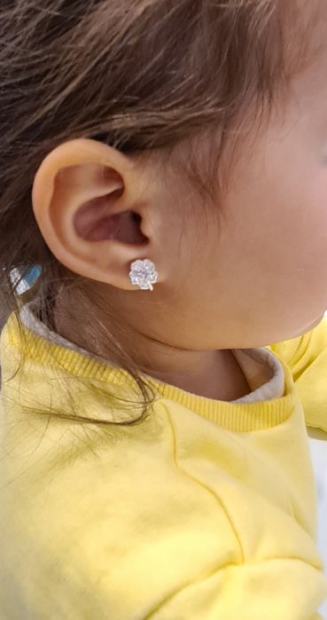 Детски обеци цвете с кристал без дупчене / детски обеци / бебешки обец