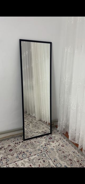 Настенное зеркало