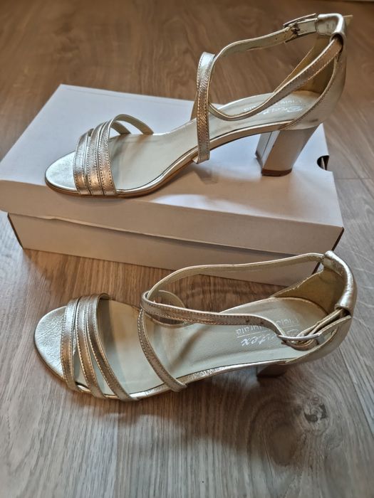 Vand sandale elegante