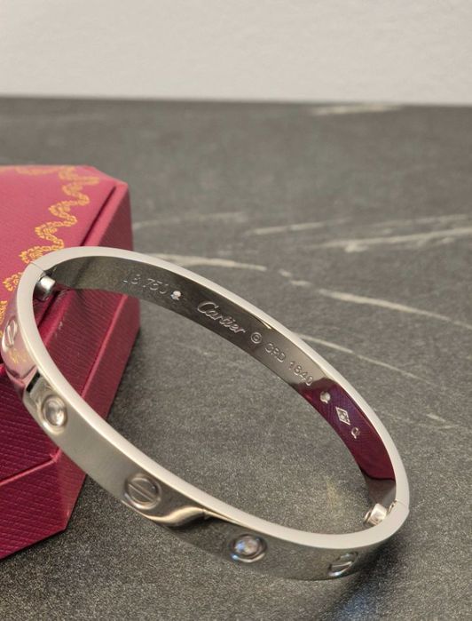 Cartier-Love bracelet 4 diamonds