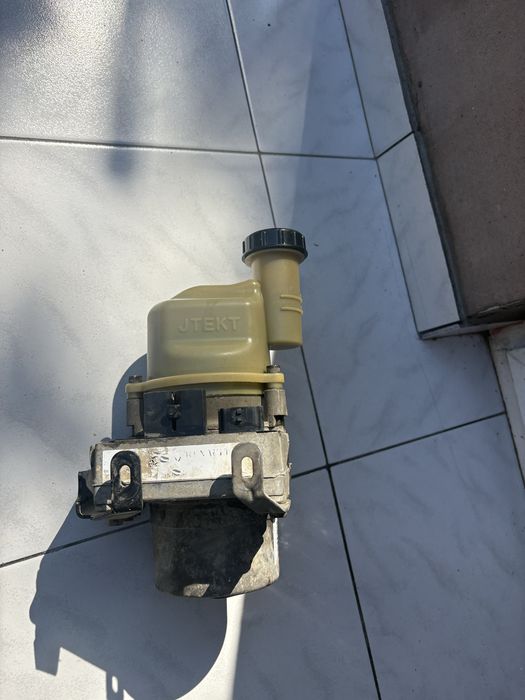 Vand pompa servo electrica logan 2