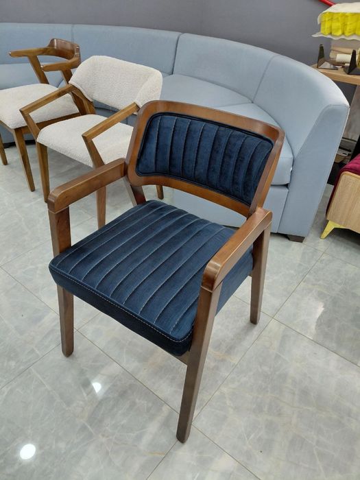 Kafey va restaranlar uchun mebelar