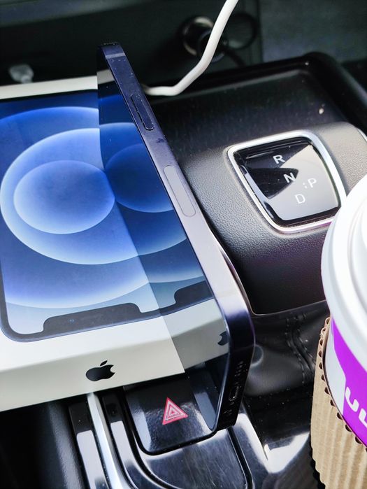 Iphone 12 mini  AirPods Pro