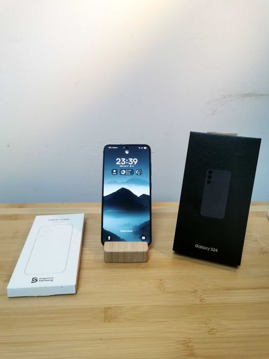 Като нов! Samsung Galaxy S24 128 в Гаранция + Калъф + Протектор