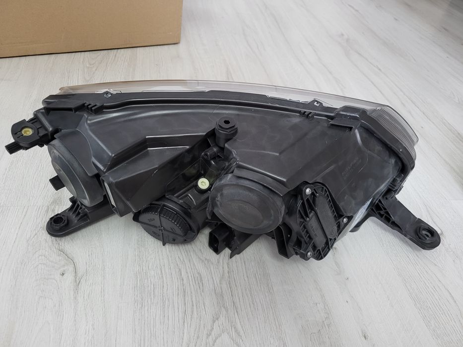 Far stanga skoda rapid 5JB 941 015 B