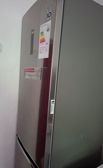 Продам холодильник LG