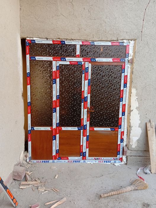 Akfa eshiklar va romlar