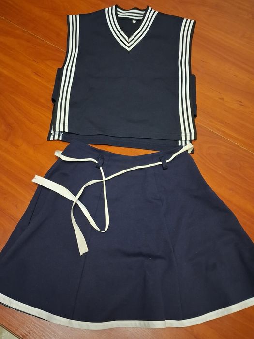 Продам школьные вещи.