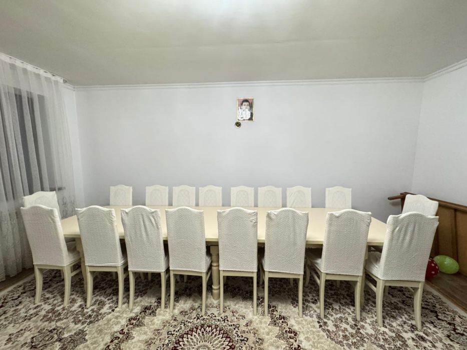 Продам стол со стульями, в хорошем состоянии