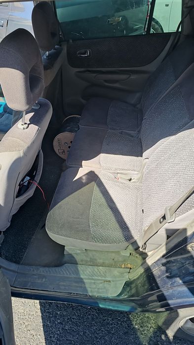 Мазда премаси 1.8 автомат 2001год