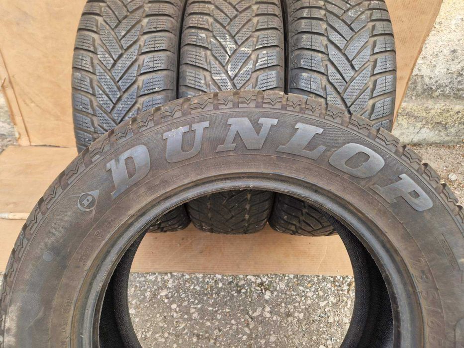 4 броя Dunlop R18 235/65
Зимни гуми 
DOT3422