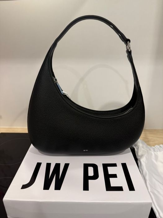 Черна чанта JW PEI