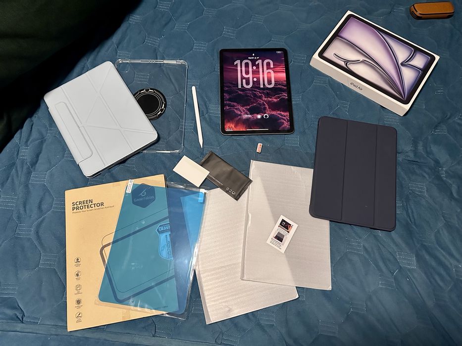Full box  iPad Air 2025 M3 15 cicluri la baterie ca noua