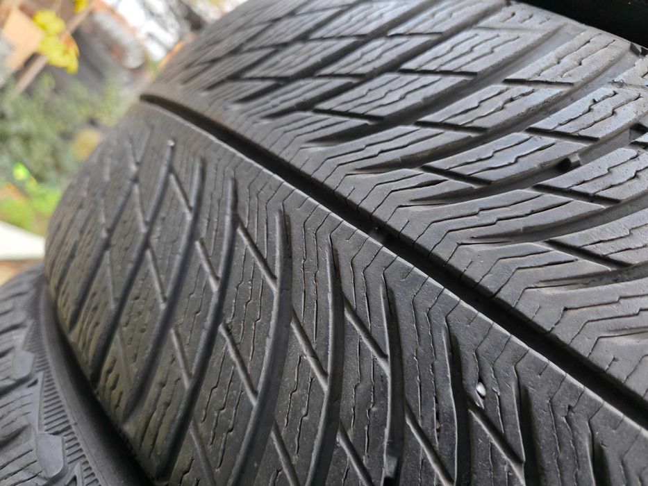 4бр Зимни гуми 225 55 18 - Michelin