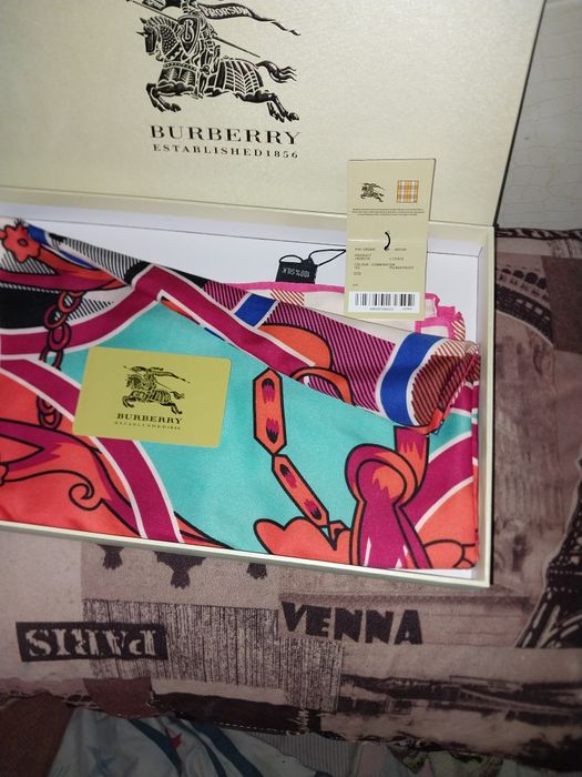 Burberry женский платок
