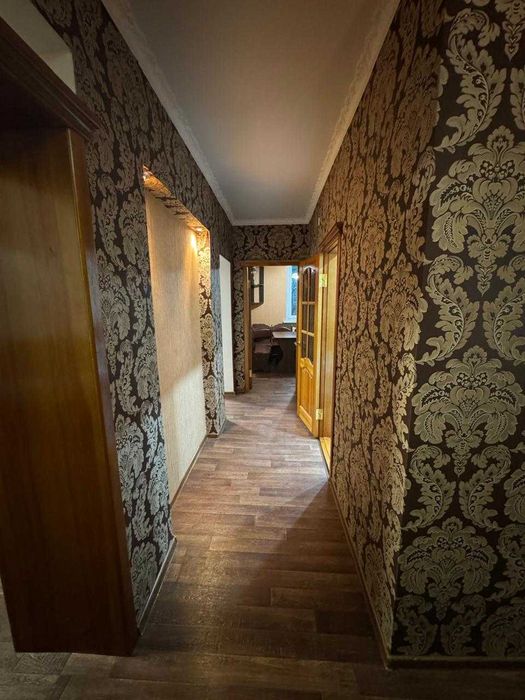 Продается 3- комн квартира