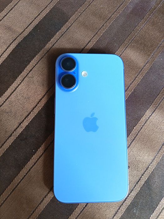 Iphone 16 albastru