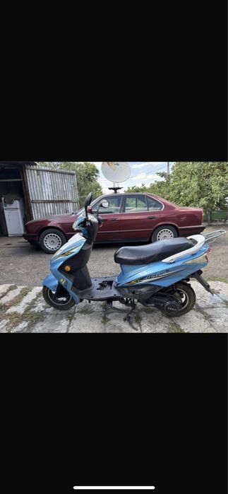Скутер 150куб продаю иле обмен