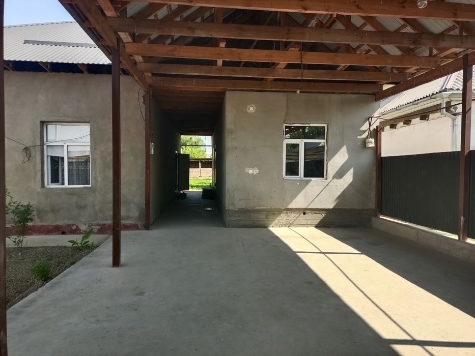 В центре района Атакент