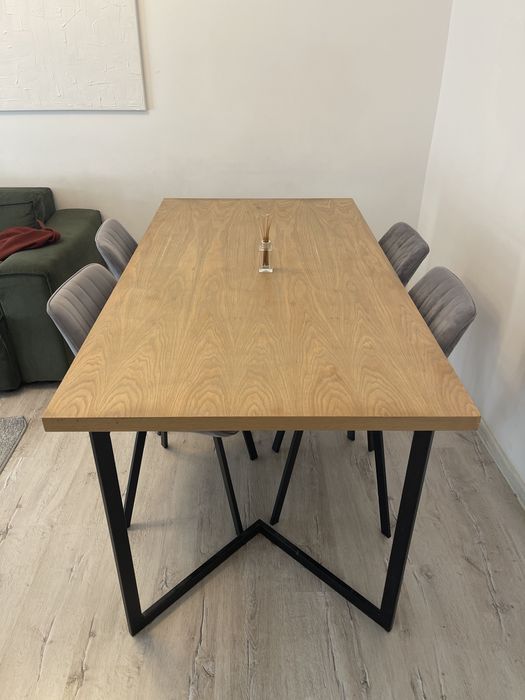 Set masa Jysk 170x90cm si 4 scaune tapitate catifea