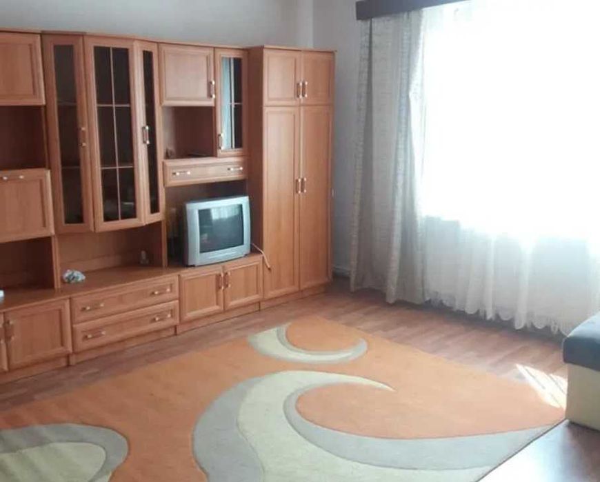 Дава се под наем Едностаен апартамент в Пловдив, Център - 27 кв.м за 142.8 € - Снимка #1