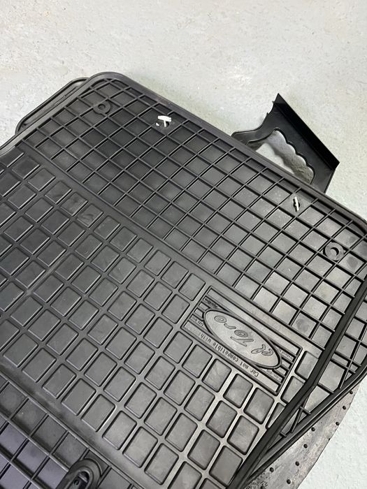 Presuri din cauciuc Ford