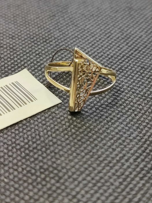 Чисто нов златен дамски пръстен 1.76гр-14к