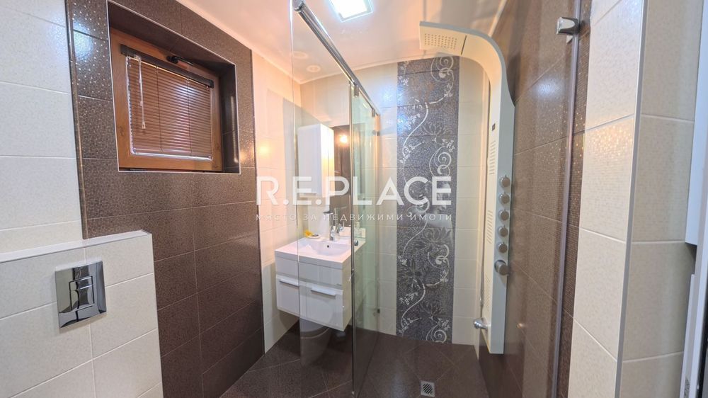 Дава се под наем Тристаен апартамент в Варна, Бриз - 140 кв.м за 1495.83 € - Снимка #11