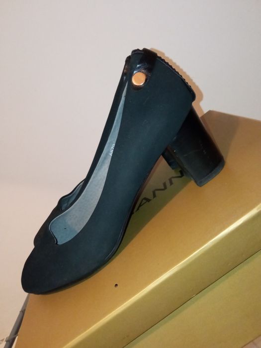 Продам туфли замшевые