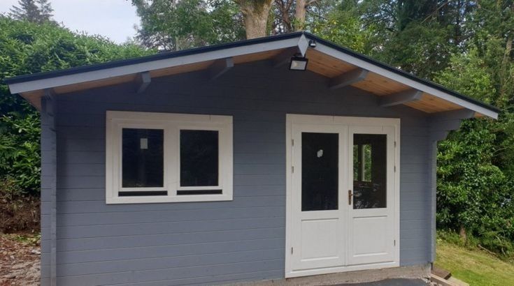 Vand case pe structura metalica si panouri sandwich