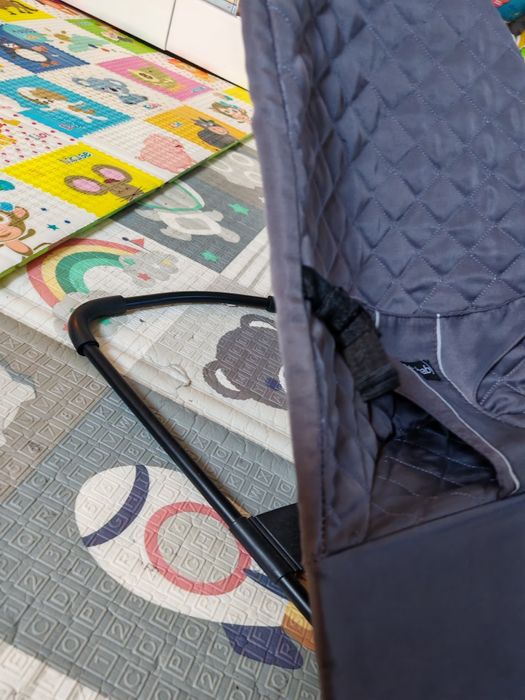 Leagăn pentru bebeluși